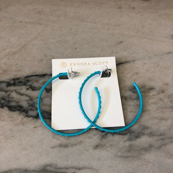 NWOT Kendra Scott Val Matte Aqua Hoop Earrings - Picture 1 of 8